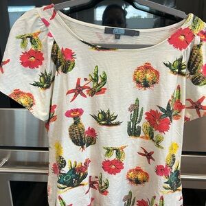 Eva Franco Graphic Red and Green Short Sleeve Tee, Small, GUC